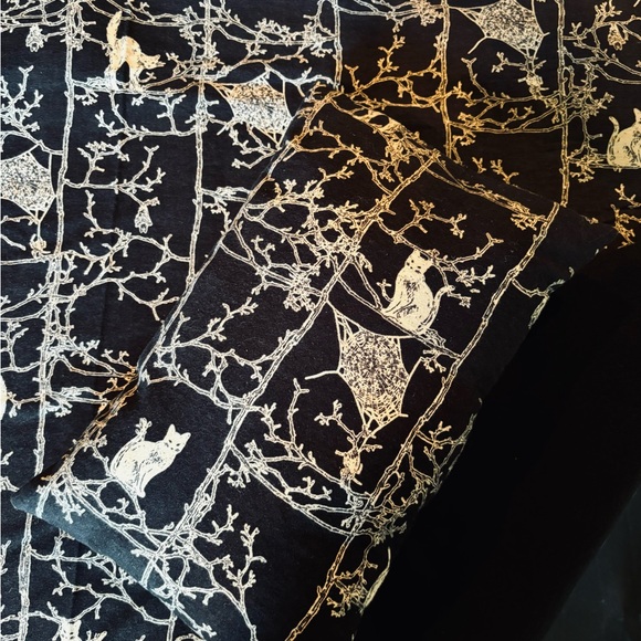 en Cat Blanket Pillow Set 28”x31” - Picture 2 of 6